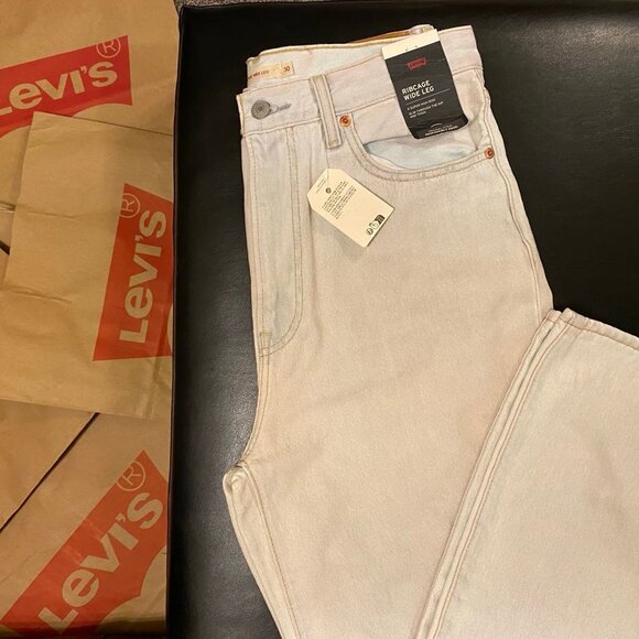 Levi's Off-White Flare & Wide Leg Jeans - Picture 1 of 12